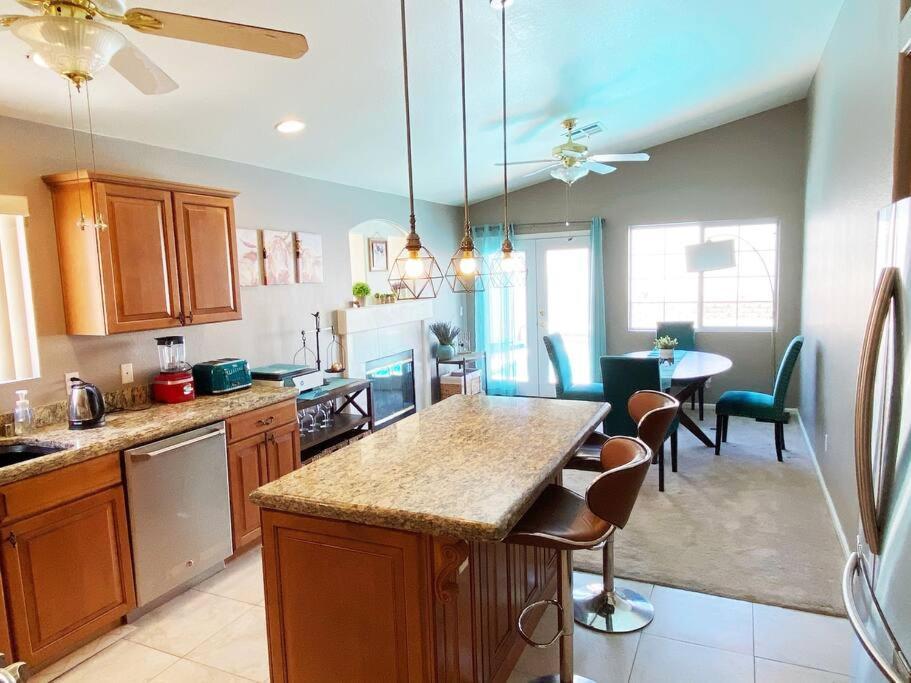 Amazing Heated Pool And Private Hot Tub 3Br In Heart Of Lv Villa Las Vegas Dış mekan fotoğraf