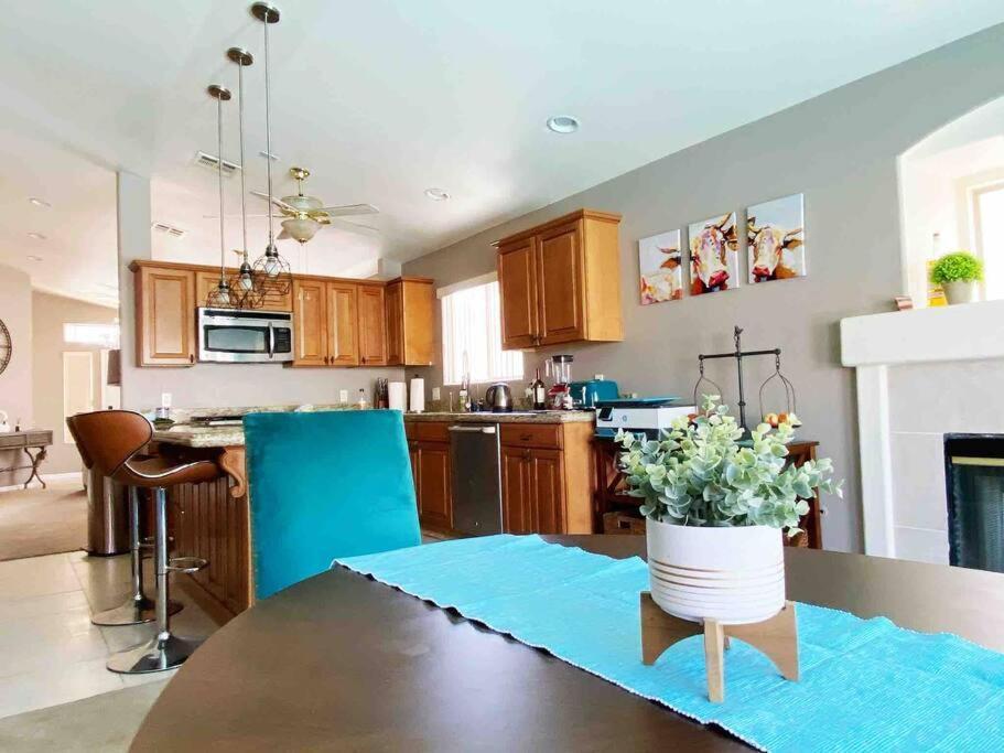 Amazing Heated Pool And Private Hot Tub 3Br In Heart Of Lv Villa Las Vegas Dış mekan fotoğraf